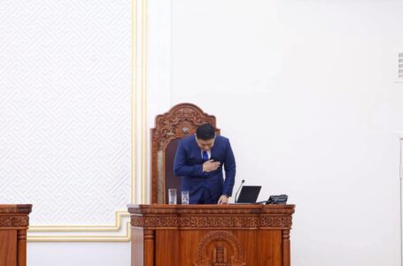 Чуулганд оролцсон 82 гишүүний 38 нь татгалзсанаар Ерөнхий сайд Л.Оюун-Эрдэнэ огцорлоо